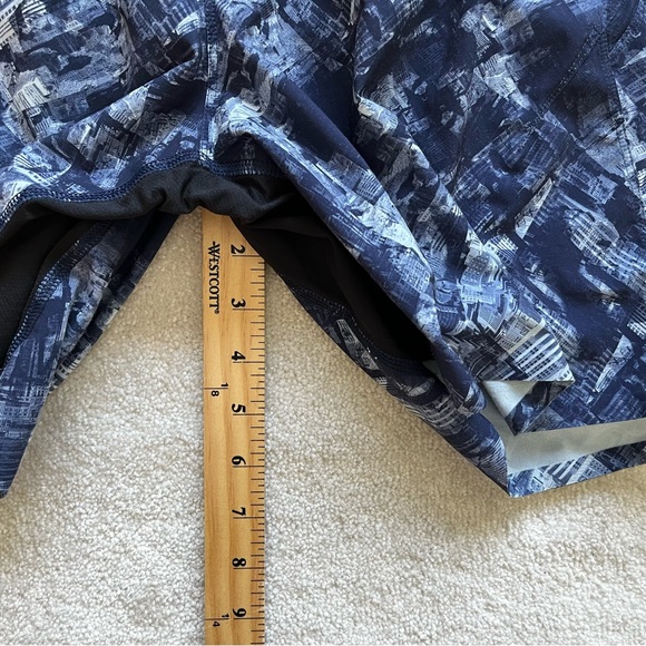 LULULEMON MENS LINED SHORTS SIZE MEDIUM Gym Exercise Workout Wear Stylish - Picture 7 of 8